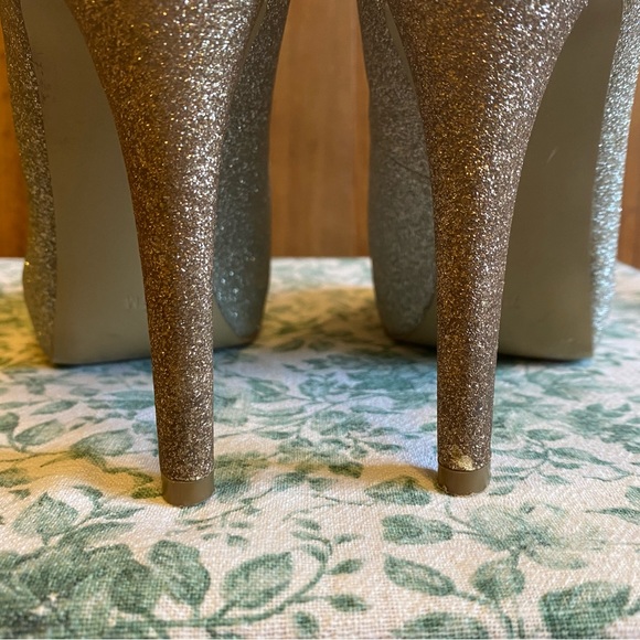 Guess Sparkly Gold Open Toe Platform High Heels - Picture 5 of 8